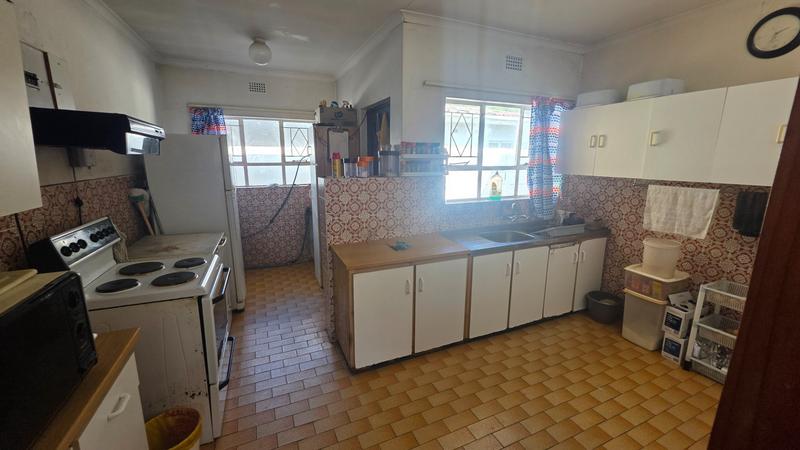 4 Bedroom Property for Sale in Goodwood Park Western Cape